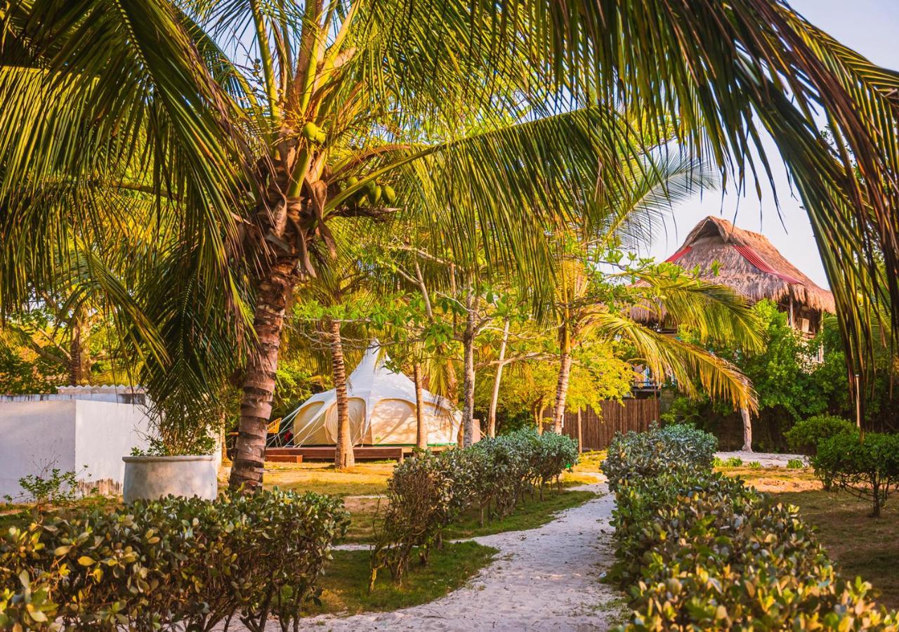 Marine Beach Club & Hotel By Tequendama Tierra Bomba Exterior photo
